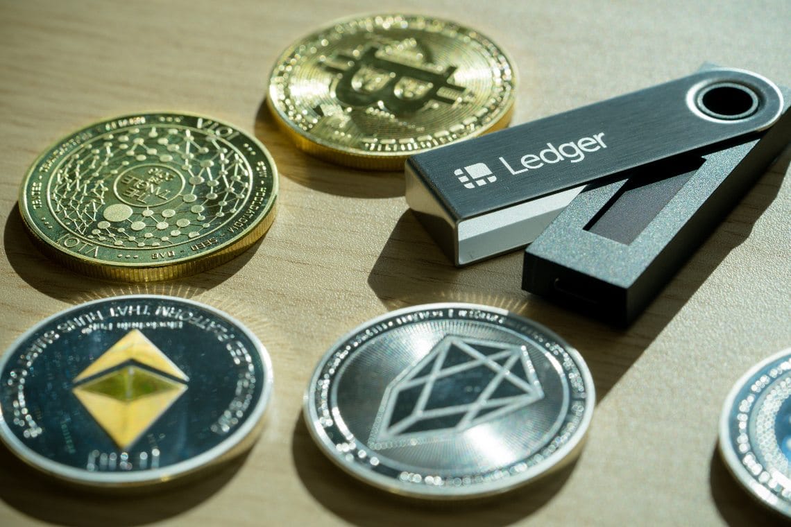 How to Safeguard Your Cryptocurrency with a Hardware Wallet
